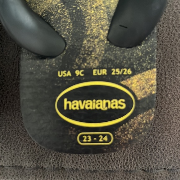 Batman flip flops from Havaianqs in Las Vegas - Picture 3 of 6